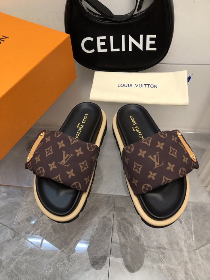LV SANDALS