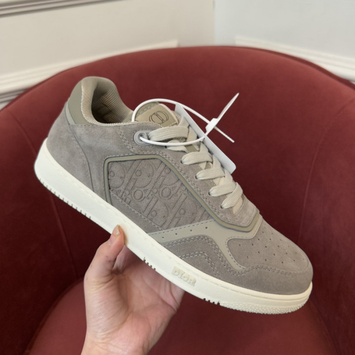 D10r B27 Low Top Sneaker
