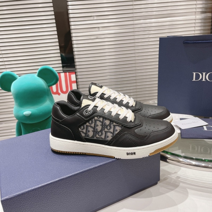 D10r B27 Low Top Sneaker