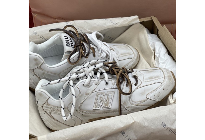 NEW BALANCE X MIUMIU SNEAKER
