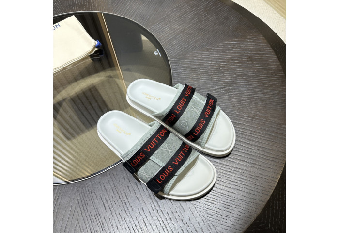 LV SANDALS