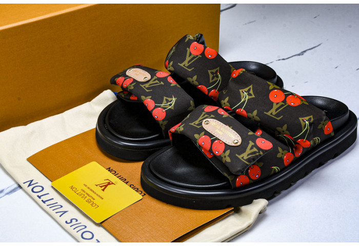 LV SANDALS