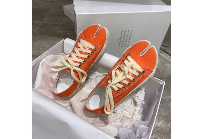 ma*s*n Ma*i*la tabi shoes