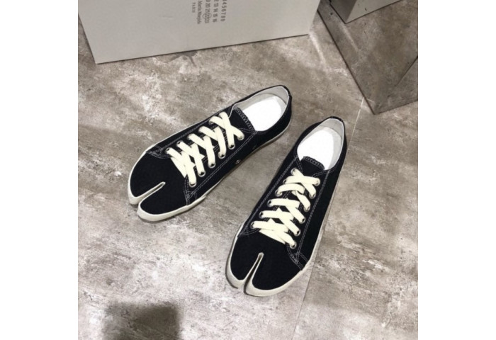 ma*s*n Ma*i*la tabi shoes