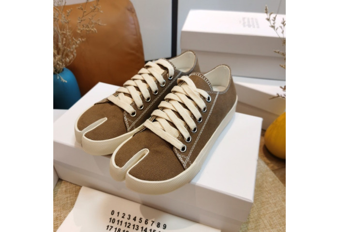 ma*s*n Ma*i*la tabi shoes