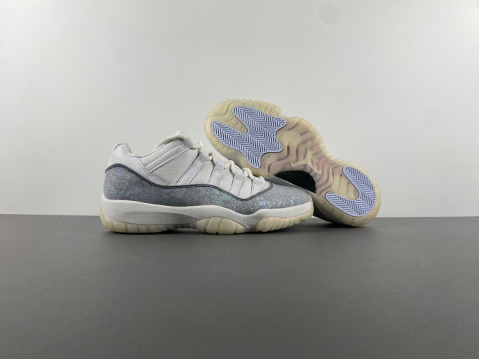 Air Jordan 11 Low 2025 “Snake” HQ7000-001