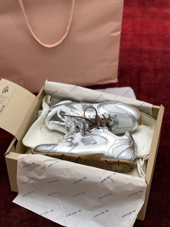 NEW BALANCE X MIUMIU SNEAKER