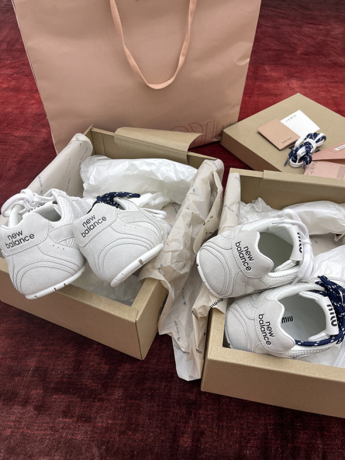NEW BALANCE X MIUMIU SNEAKER