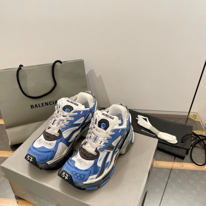 Ba*len*cia*ga runner