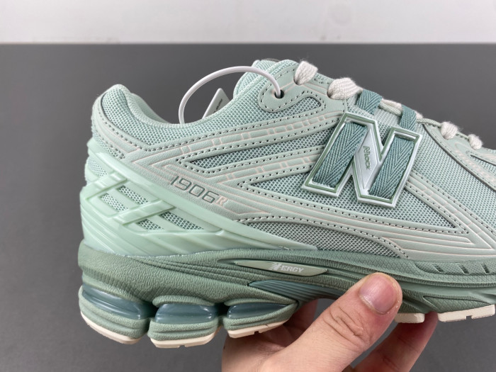 New Balance 1906R Jade Green