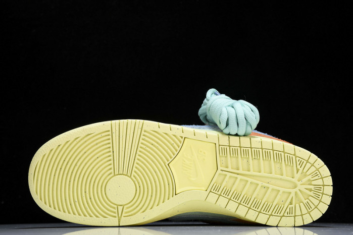 nike sb dunk low orange emerald rise dv5429-800