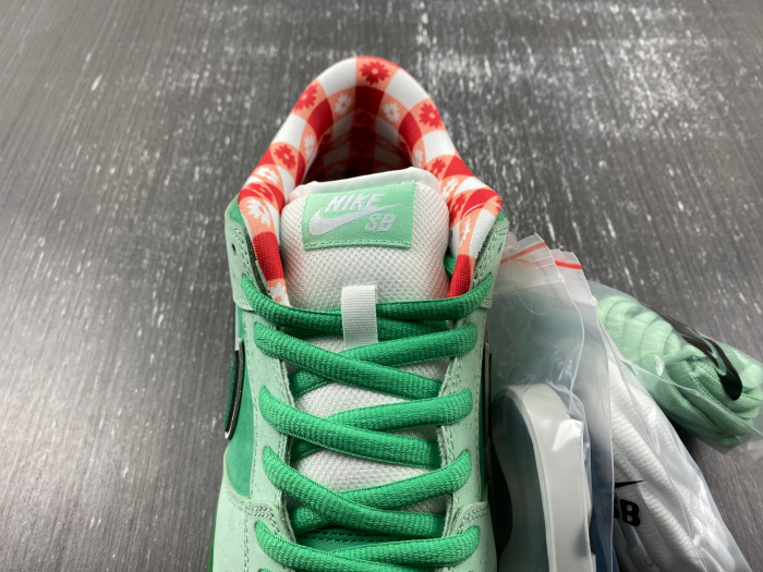 nike sb dunk low concepts bright green lobster bv1310-303