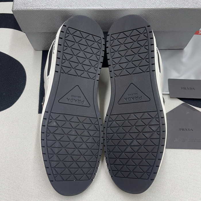 pra*a downtown low top sneakers