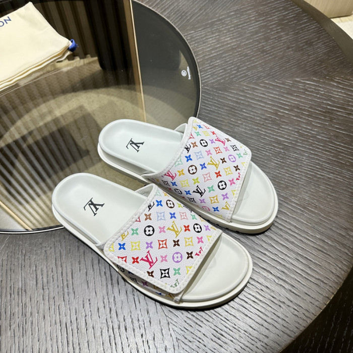 LV SANDALS