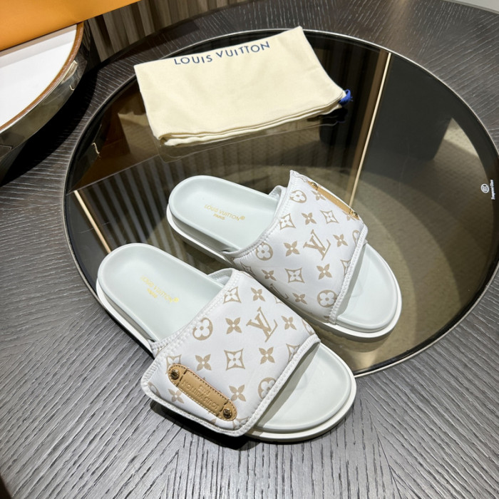 LV SANDALS