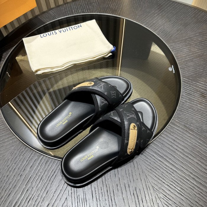 LV SANDALS