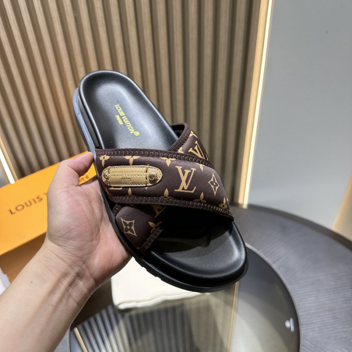 LV SANDALS