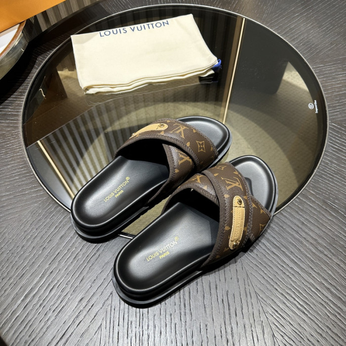 LV SANDALS