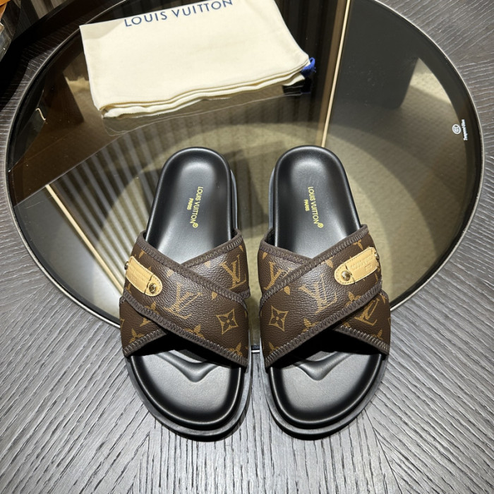 LV SANDALS