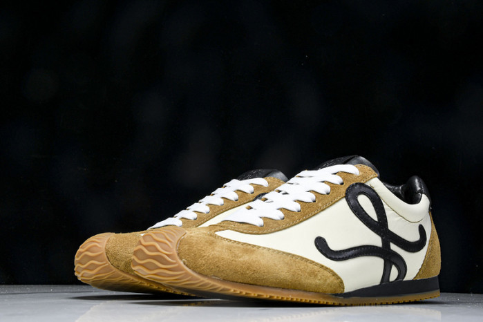 Loe*we Ballet Runner