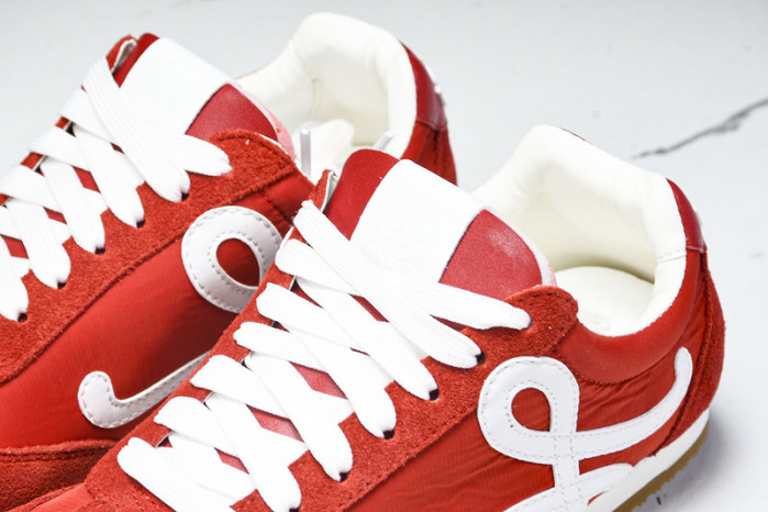 Loe*we Ballet Runner