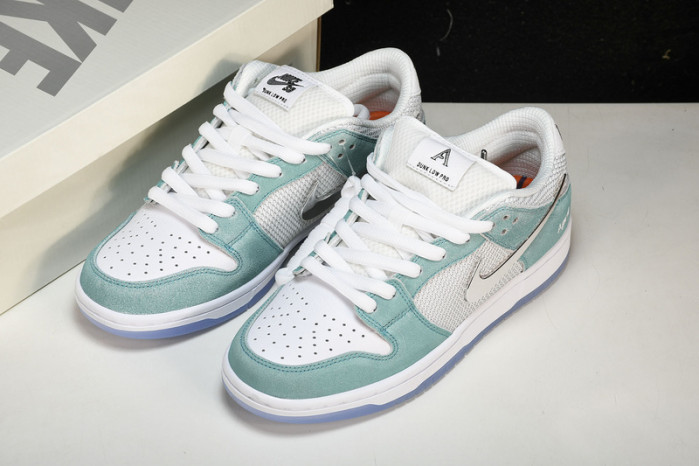 nike sb dunk low april skateboards fd2562-400