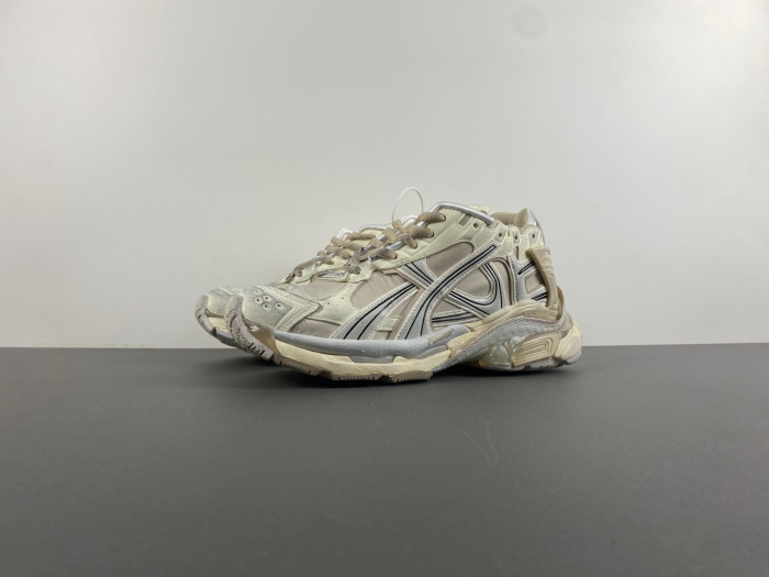 Ba*len*cia*ga runner