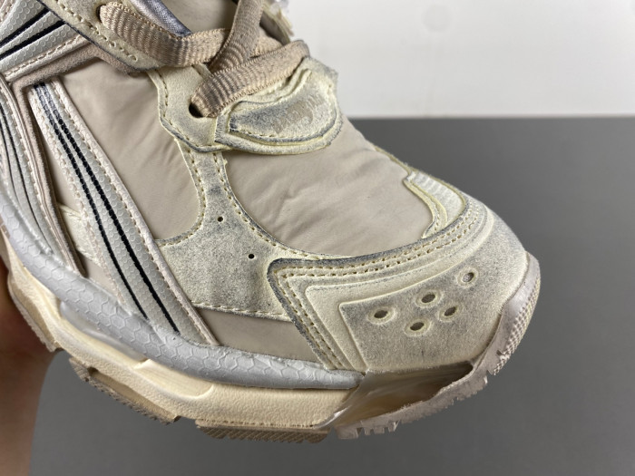 Ba*len*cia*ga runner