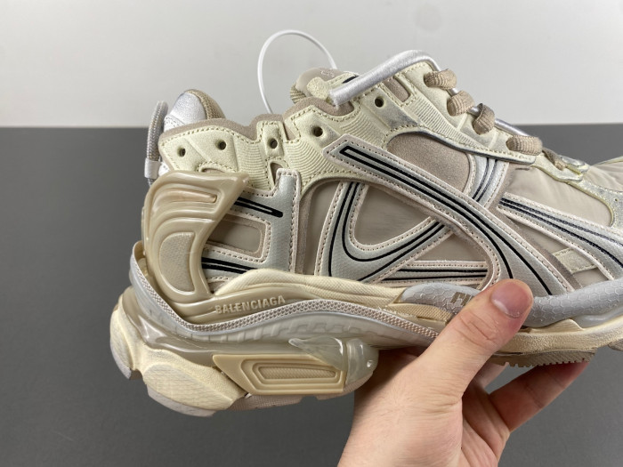 Ba*len*cia*ga runner