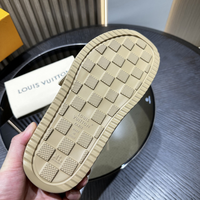 LV SANDALS