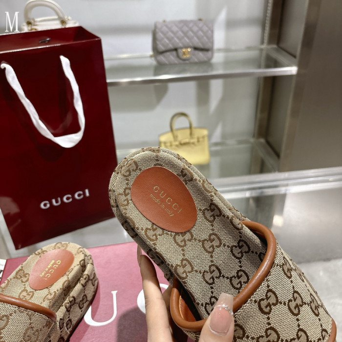 GUCC SANDALS