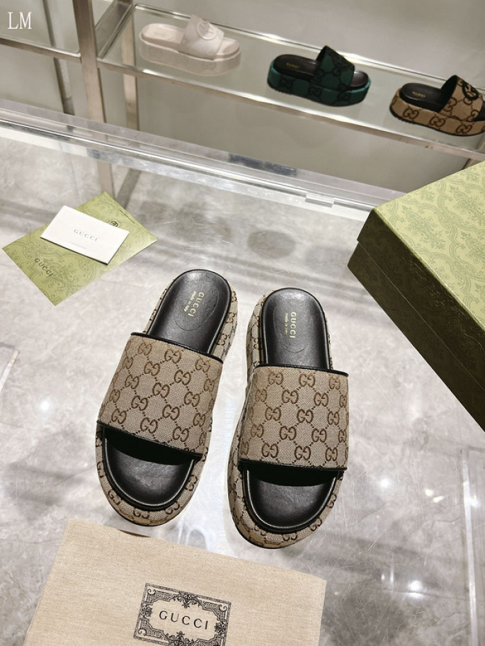 GUCC SANDALS
