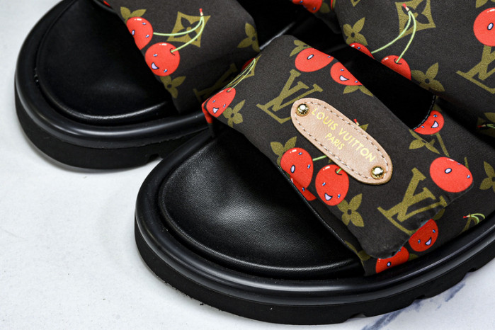 LV SANDALS
