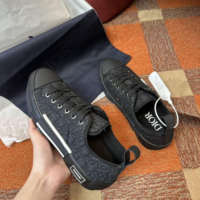 DIOR B23 Oblique Sneaker