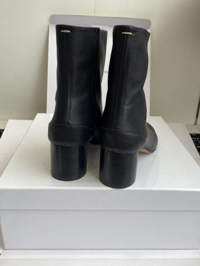 ma*s*n Ma*i*la tabi shoes