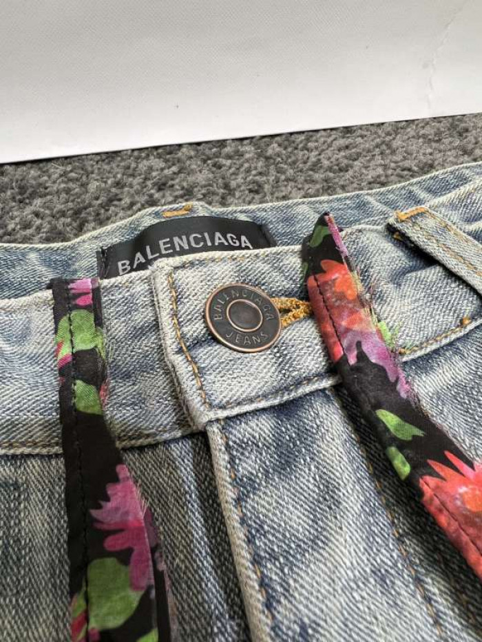 Balen*ciaga Jeans