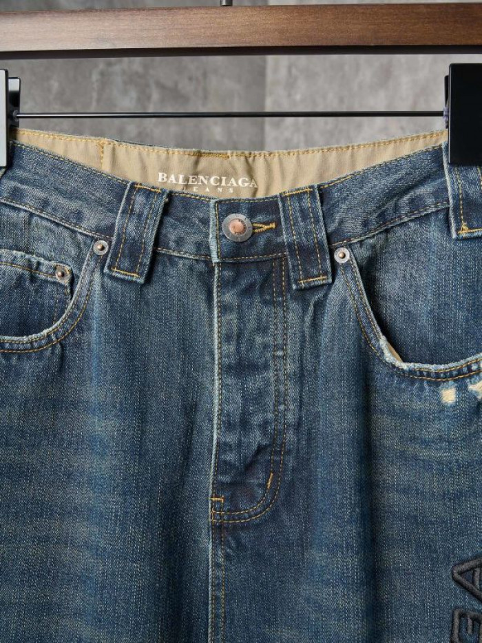 Balen*ciaga Jeans