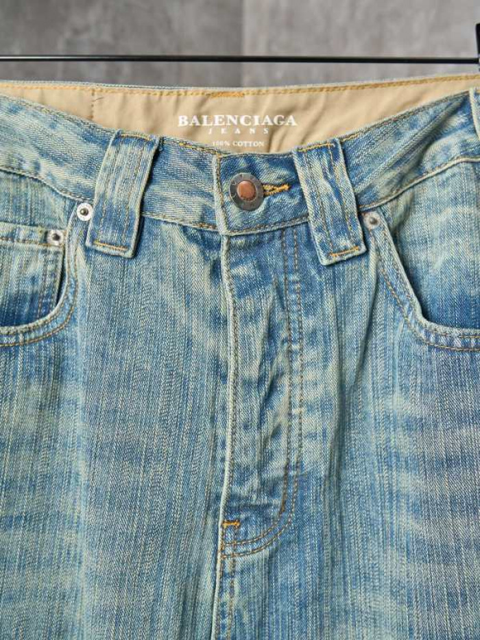 Balen*ciaga Jeans