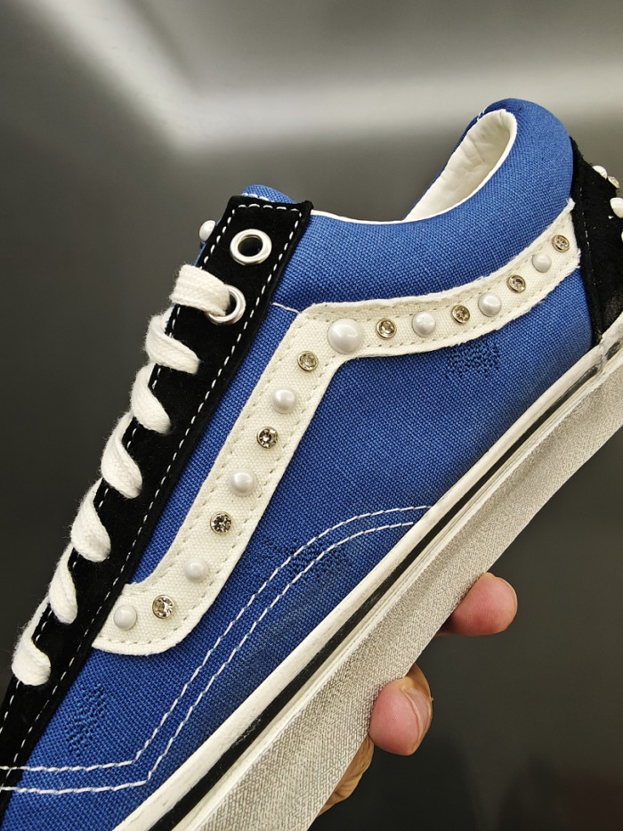 Vans Sneakers