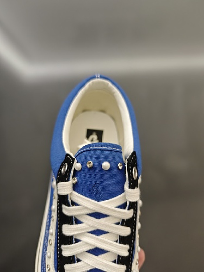 Vans Sneakers