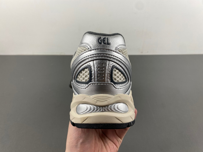 As*ic*s gel-kahana tr v4 "white silver"