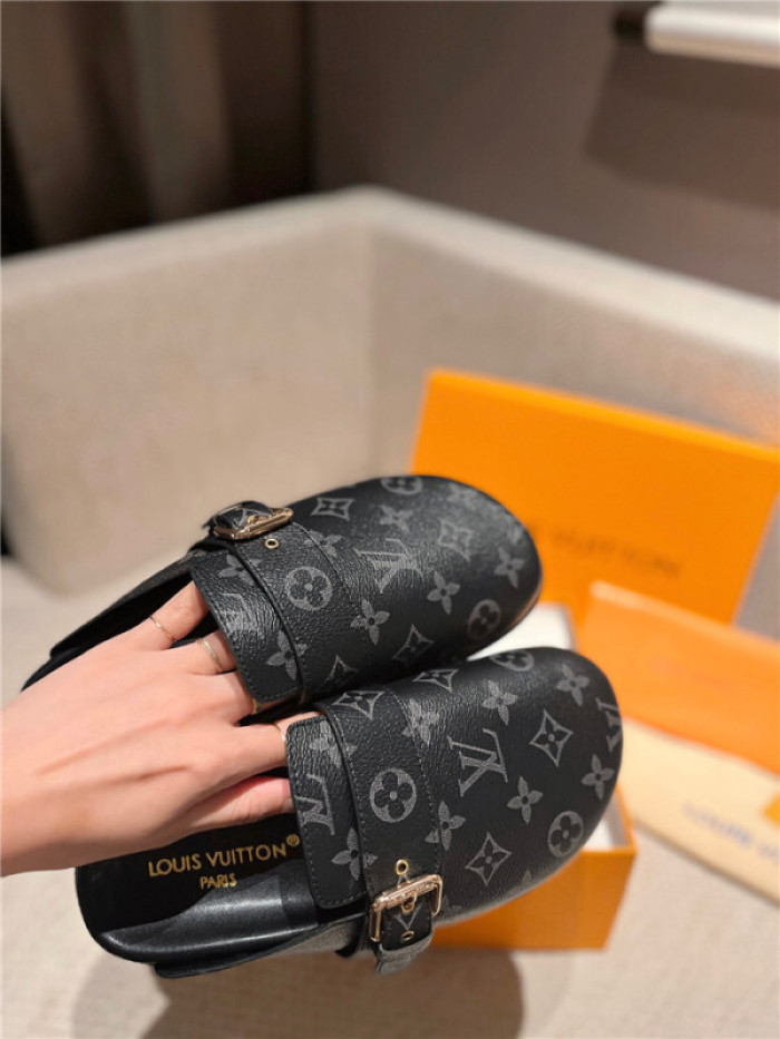 LV SANDALS