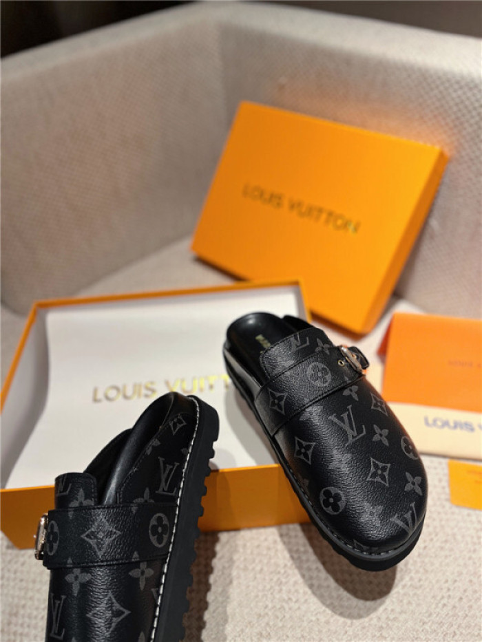 LV SANDALS