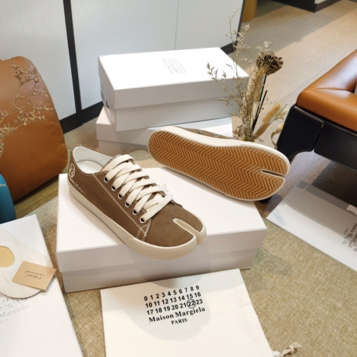 ma*s*n Ma*i*la tabi shoes