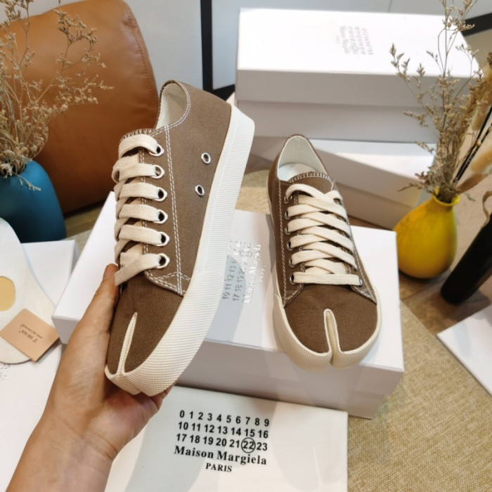 ma*s*n Ma*i*la tabi shoes