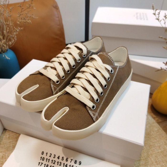 ma*s*n Ma*i*la tabi shoes