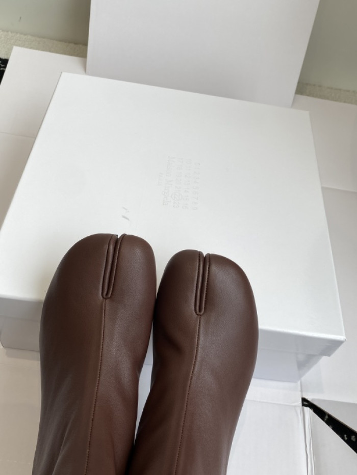 ma*s*n Ma*i*la tabi shoes