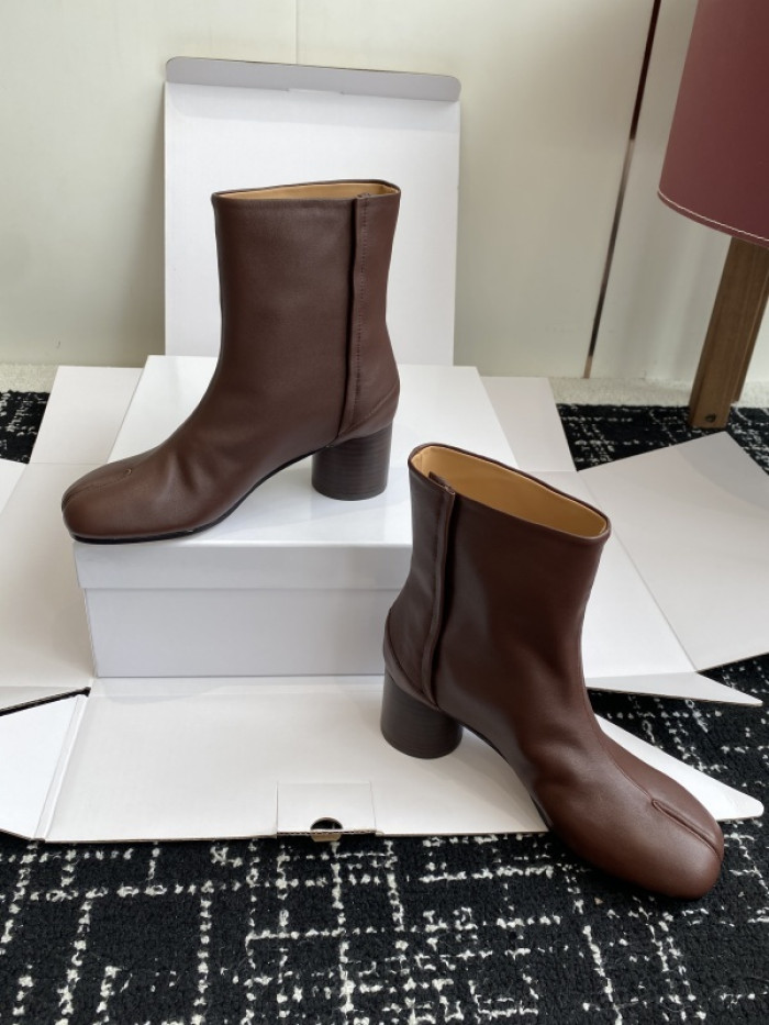 ma*s*n Ma*i*la tabi shoes