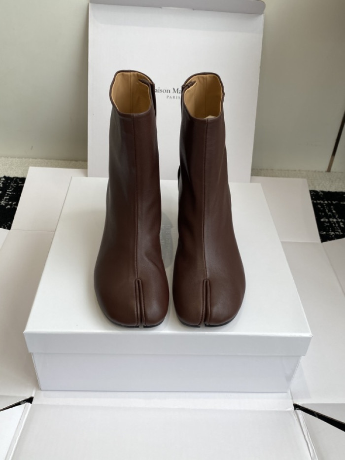 ma*s*n Ma*i*la tabi shoes