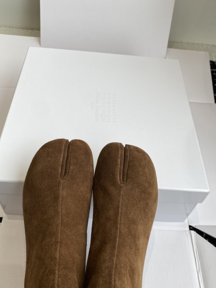 ma*s*n Ma*i*la tabi shoes